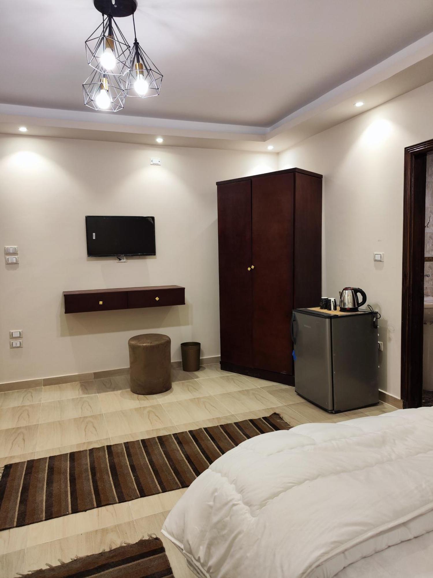 Hur Pyramids Land Inn Kafret el-Gabal Екстериор снимка